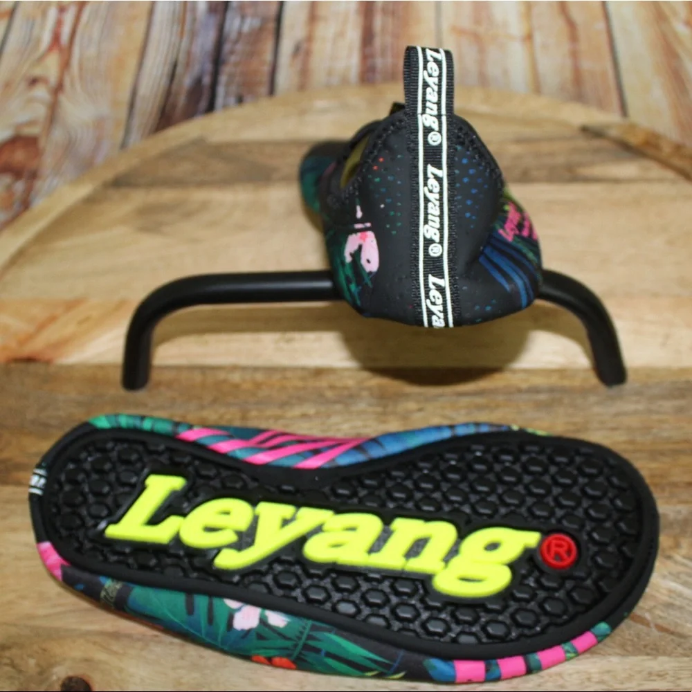 Leyang | Big Girls Pink Tropical Print Water Shoes